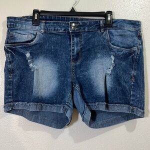 1826 Jean blue denim, distressed shorts.      Size 20.